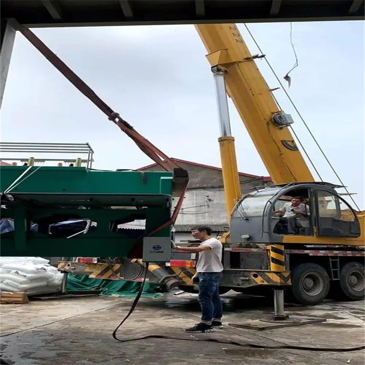 莱城吊风力发电机的吊车大概多少钱